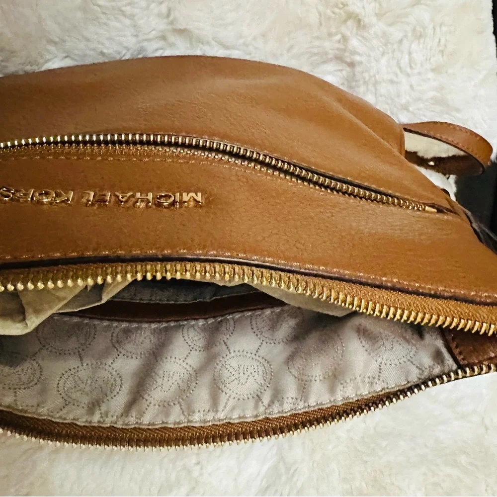 Michael Kors Tan Leather Crossbody Bag - Picture 5 of 9